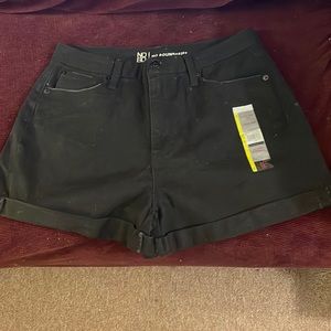 No Boundaries shorts